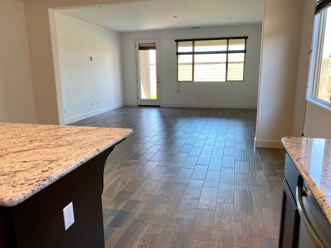 Building Photo - $2,650 Leonard & Barstow, 4 Beds - Lindsay...
