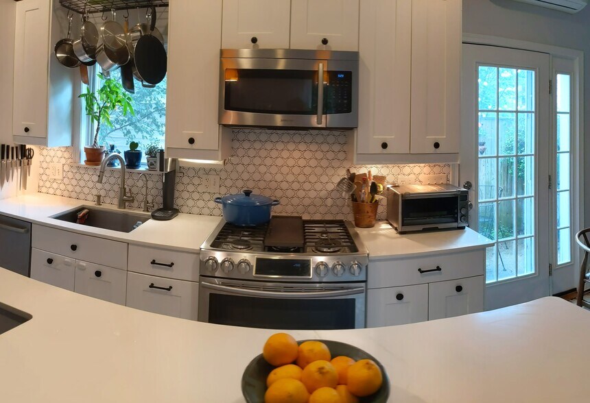 kitchen - 419 A St NE