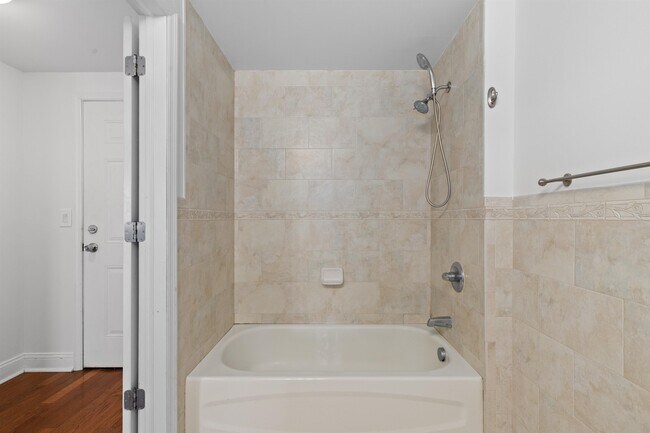 Building Photo - 4301 Park Ave