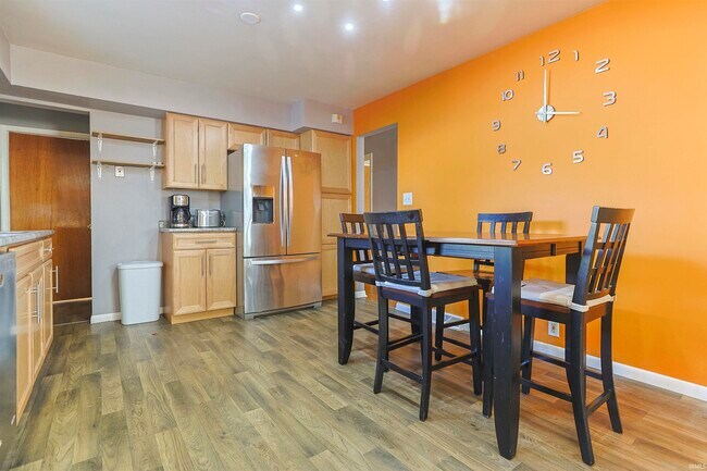 Building Photo - 19191 Palisade Ave