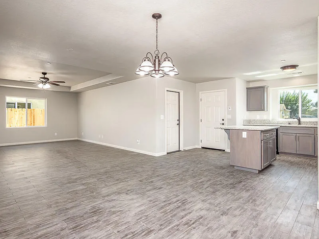 Building Photo - 10587 Ave 344