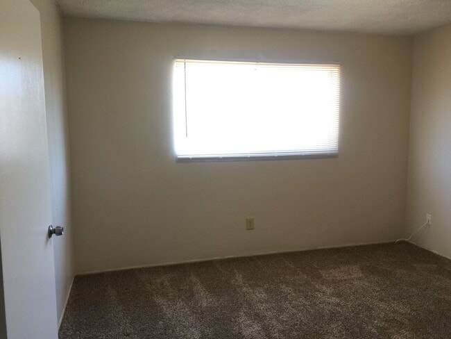 Building Photo - 3 Bdrm, 2 Bath by Thompkins Elementary School