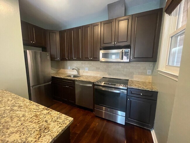 Building Photo - Dupont Circle 2-level Condo at The Cygnet. 1 Bed/1 Full Bath, Fireplace and Modern Kitchen