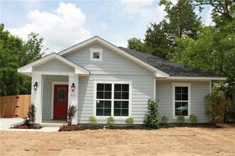 Building Photo - 1005 G W Jackson Ave