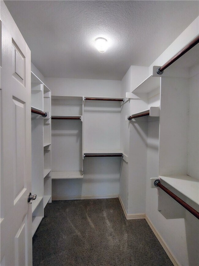 Building Photo - 311 Ketch Ct