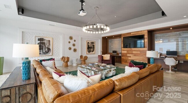 Building Photo - 650 E Brooklyn Vlg Ave