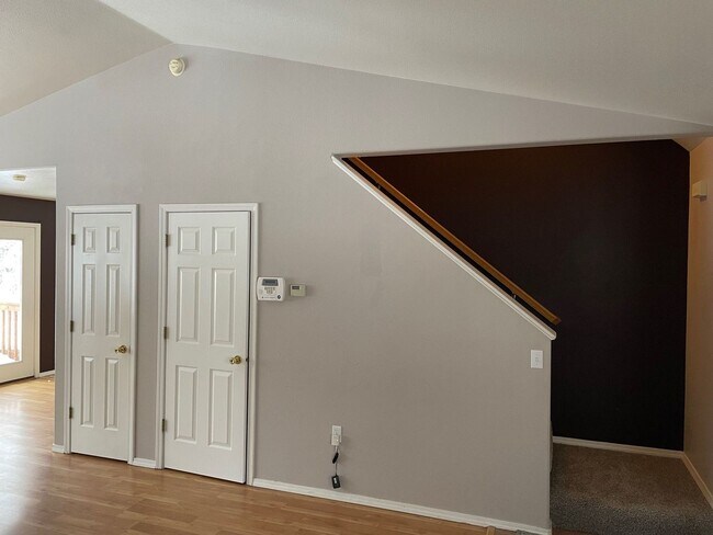 Building Photo - 3 Bedroom, 2.5 Bath Single Family Home