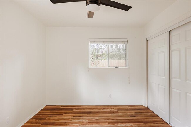 Building Photo - 1403 Randy Cir