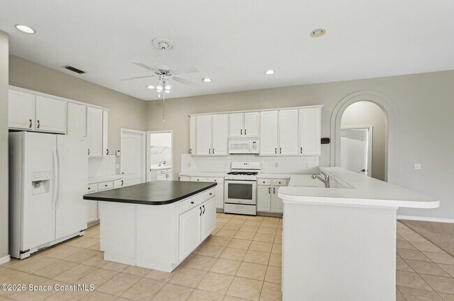 Building Photo - 6146 Arlington Cir