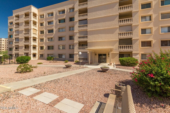 Primary Photo - 7950 E Camelback Rd