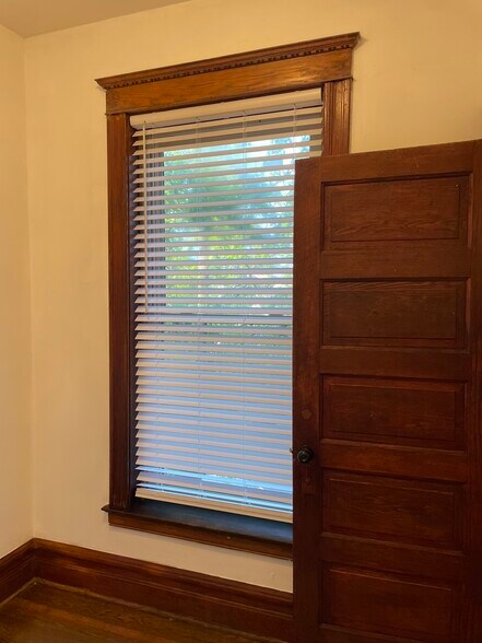 Building Photo - 7114 S Drexel Ave