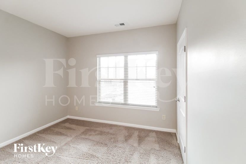 Building Photo - 423 Fredrick Dr