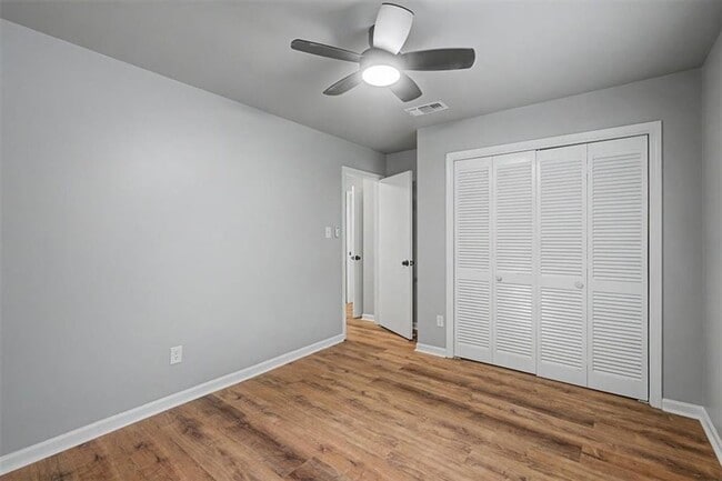 Building Photo - 2430 Coosawattee Dr NE