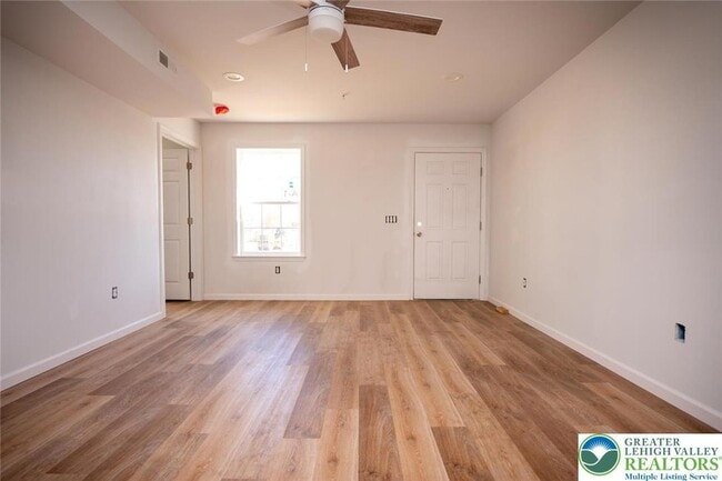 Building Photo - 5994 Coplay Rd