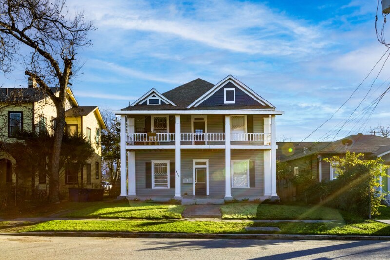 Primary Photo - 410 E Carson St