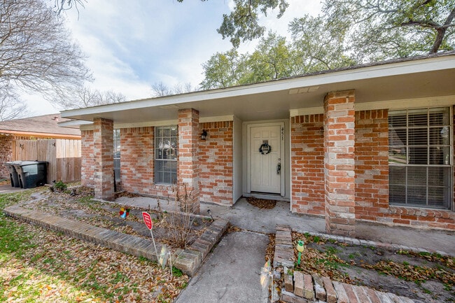 Building Photo - 451 Gentilly Dr