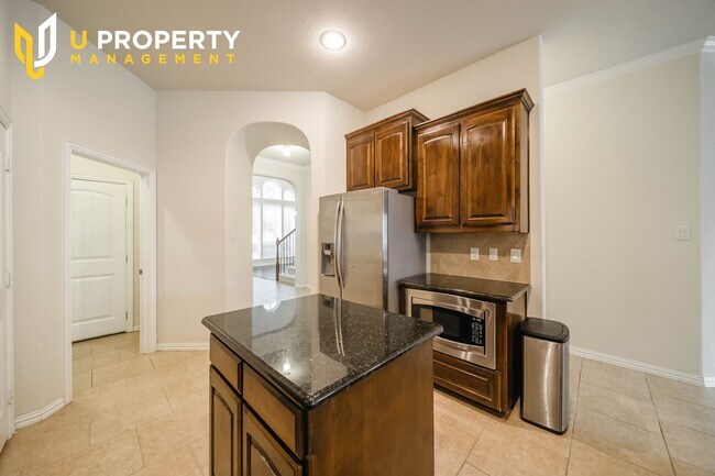 Building Photo - Gorgeous 2-story house in Denton
