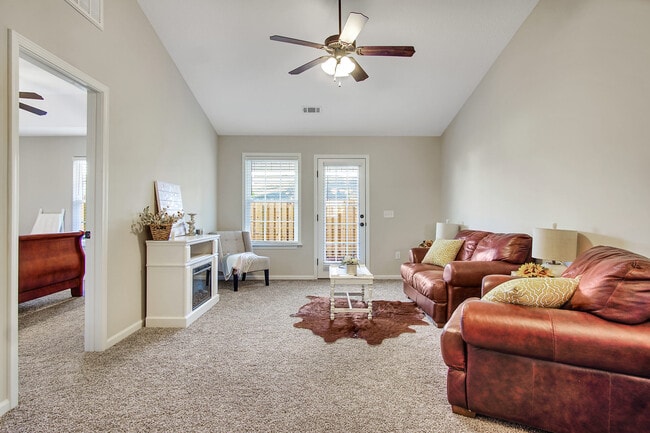 Building Photo - 564 Deerchase Ct