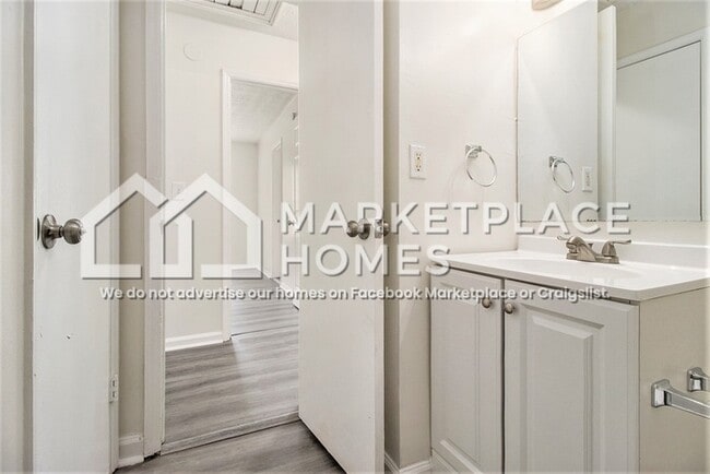 Building Photo - 1145 Mainstreet Valley Dr