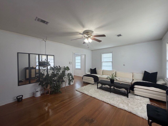 Building Photo - 2116 Second St