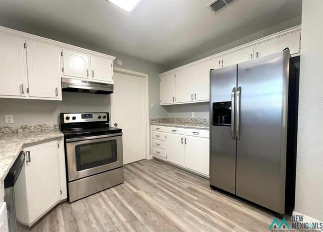 Building Photo - 3705 Tom Watson Dr