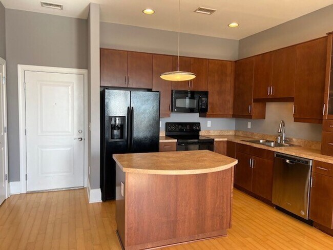 Building Photo - 2BR/2FULL BATH! Down Town Wilmington ''The Weldon'', an art deco Brooklyn Arts district.