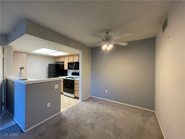 Building Photo - 1900 Tierra Vista Dr