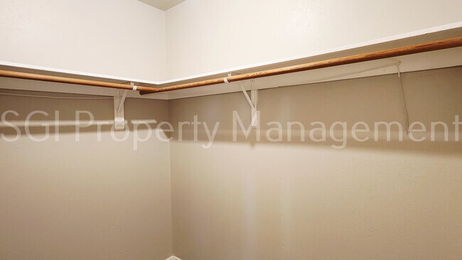 Building Photo - 13607 Flagstone Ln