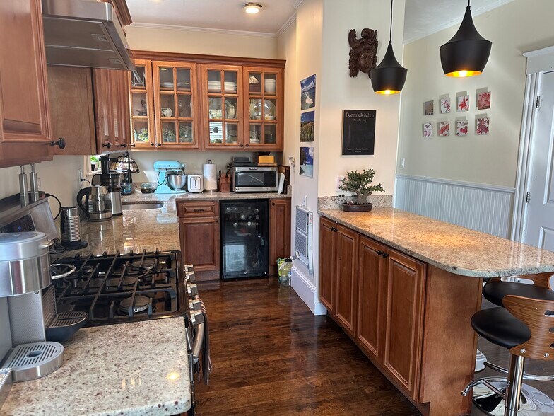 Building Photo - 40 Winthrop St