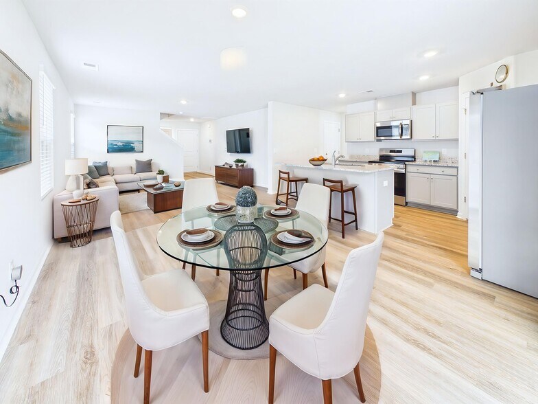 Building Photo - 7047 Woodline Dr SW