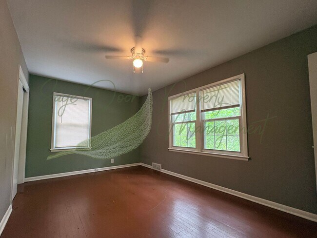 Building Photo - DUPLEX IN INDEPENDENCE