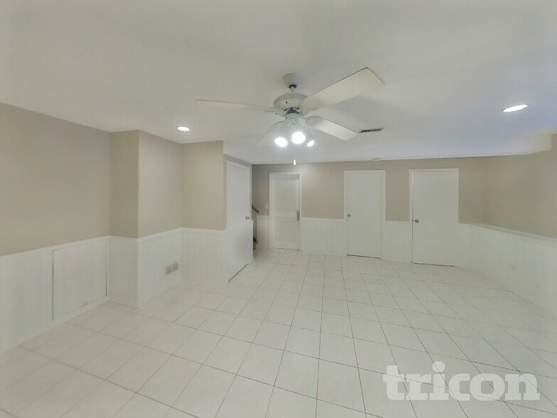 Building Photo - 285 Polo Club Dr