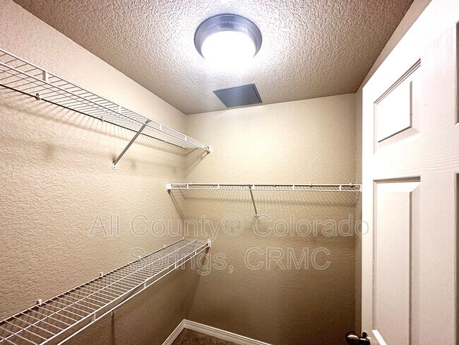 Building Photo - 4880 Kerry Lynn View