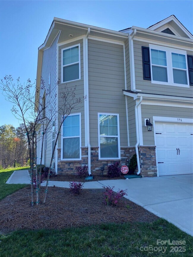 Primary Photo - 596 Altamonte Dr