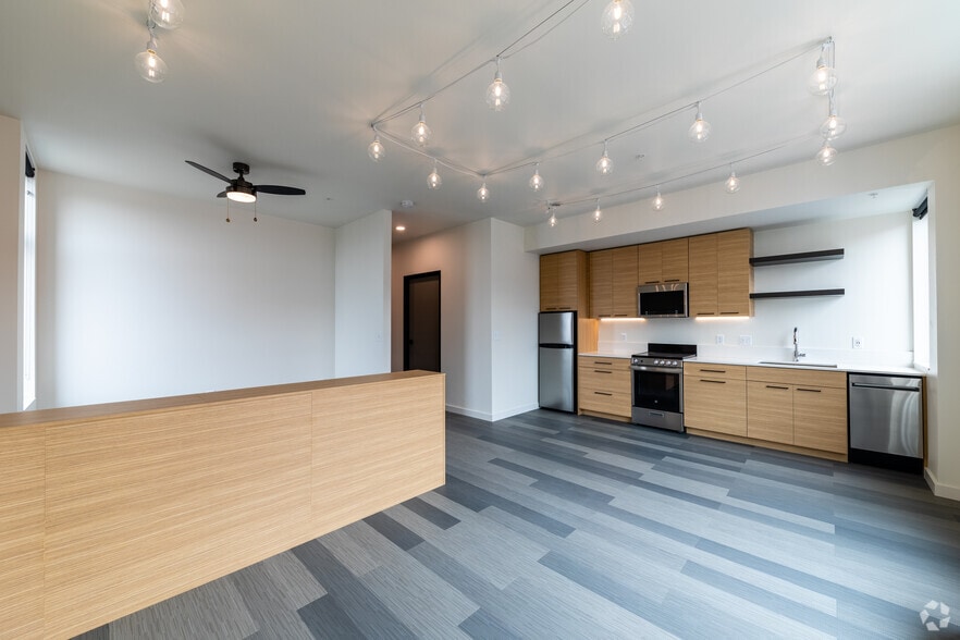 Studio B - 551 SF - Ferry Street Manor