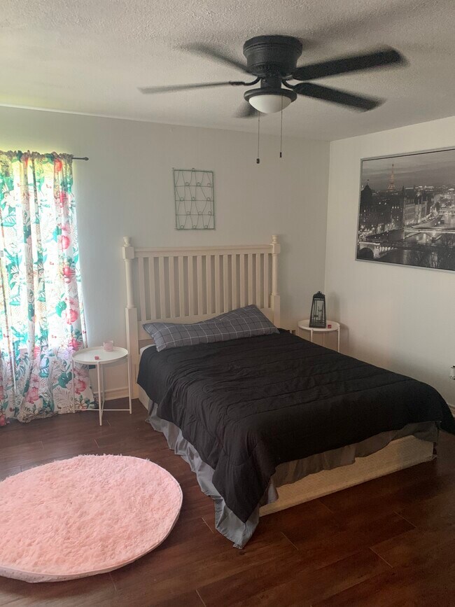 Building Photo - 115 Pearson Ln