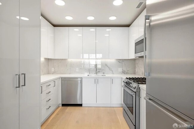 Building Photo - 588 Minna St
