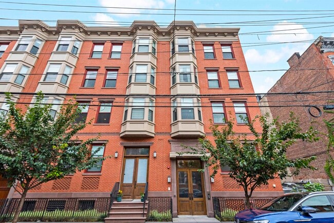 Building Photo - 231 1st St