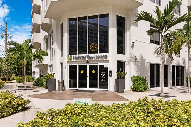 Building Photo - 1700 SW 2nd Ave