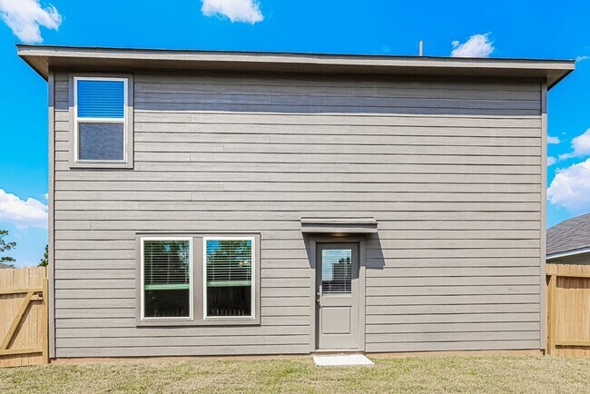 Building Photo - 1718 Lofty Cedar Ct