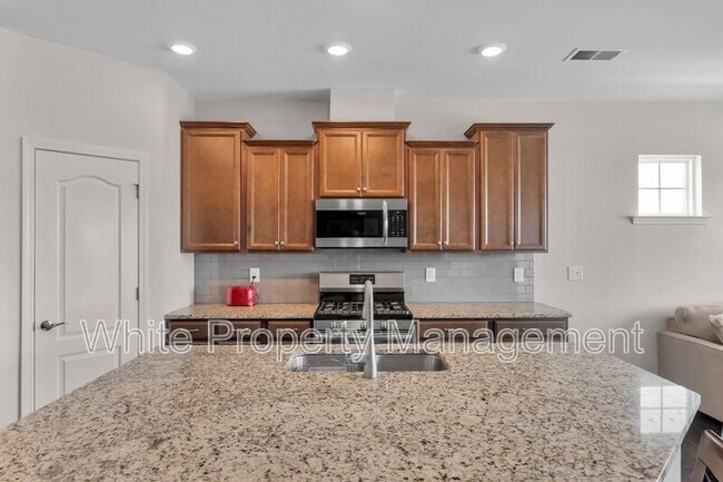 Building Photo - 15007 Arlington House Dr