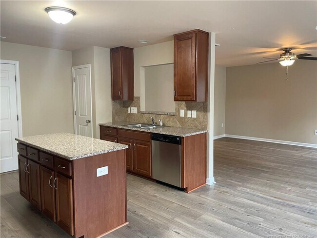 Building Photo - 42 Expedition Dr