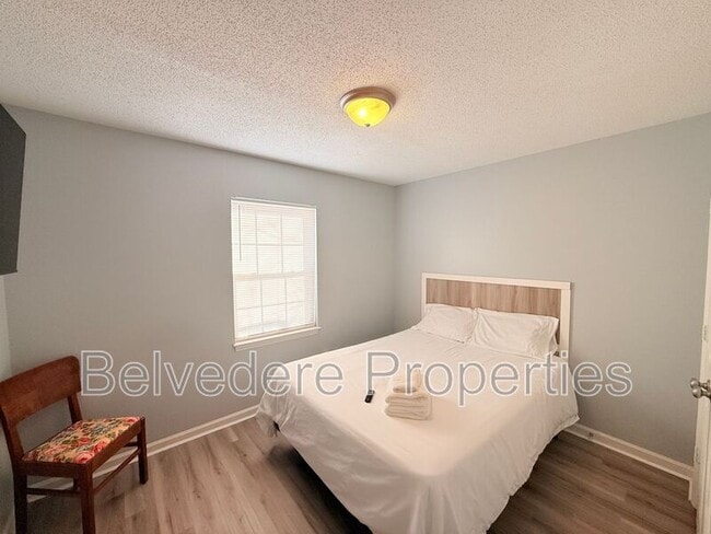 Building Photo - 415 N Dudley St