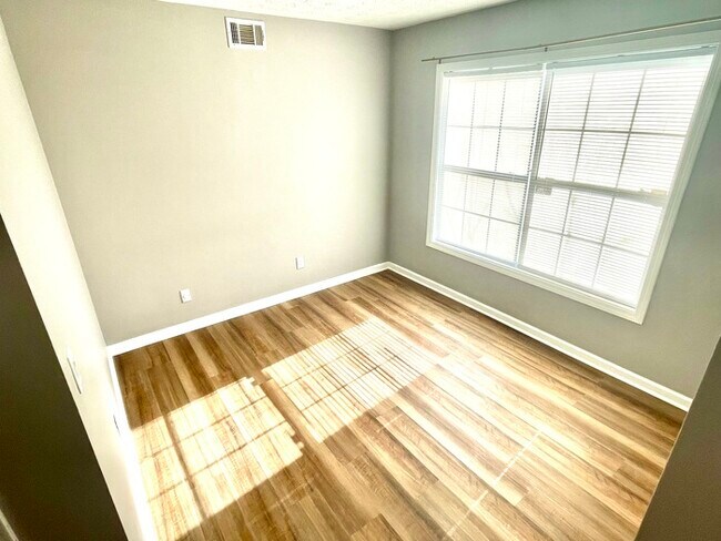 Building Photo - 104 Taylor Knoll Way