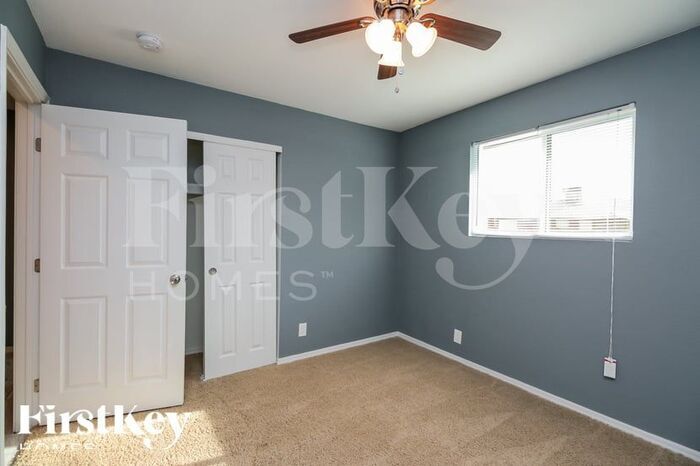 Building Photo - 5610 S 20th Ln