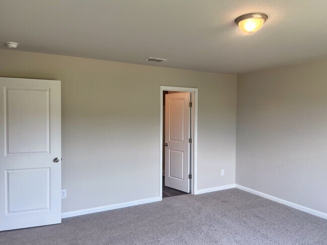 Building Photo - Wonderful Home in The Highlands