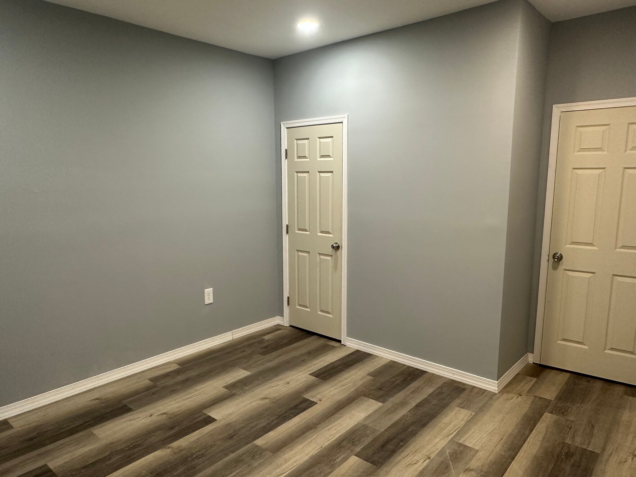 Building Photo - 1639 Darley Ave