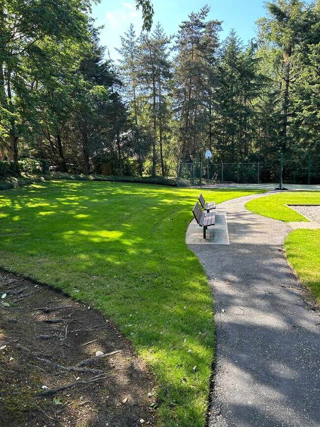 Building Photo - 3bd/2.5ba Redmond Home