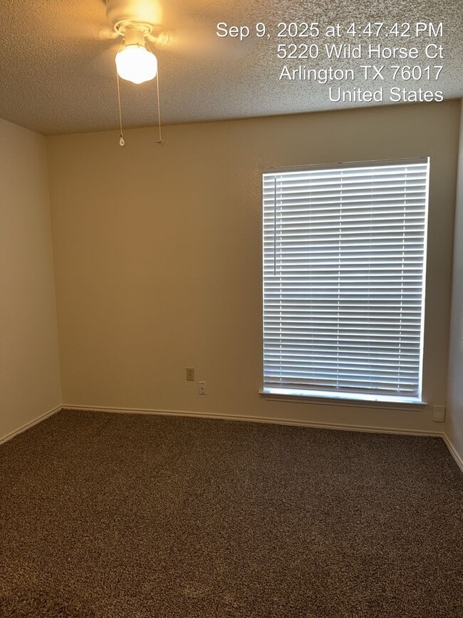 Building Photo - 5220 Wild Horse Ct