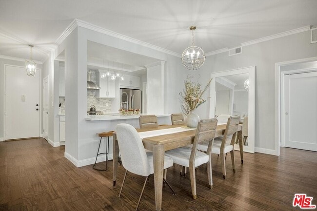 Building Photo - 860 S Lucerne Blvd